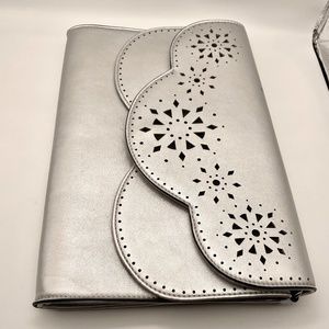 9 WEST | Gray/Silver Clutch w. Silver Chain